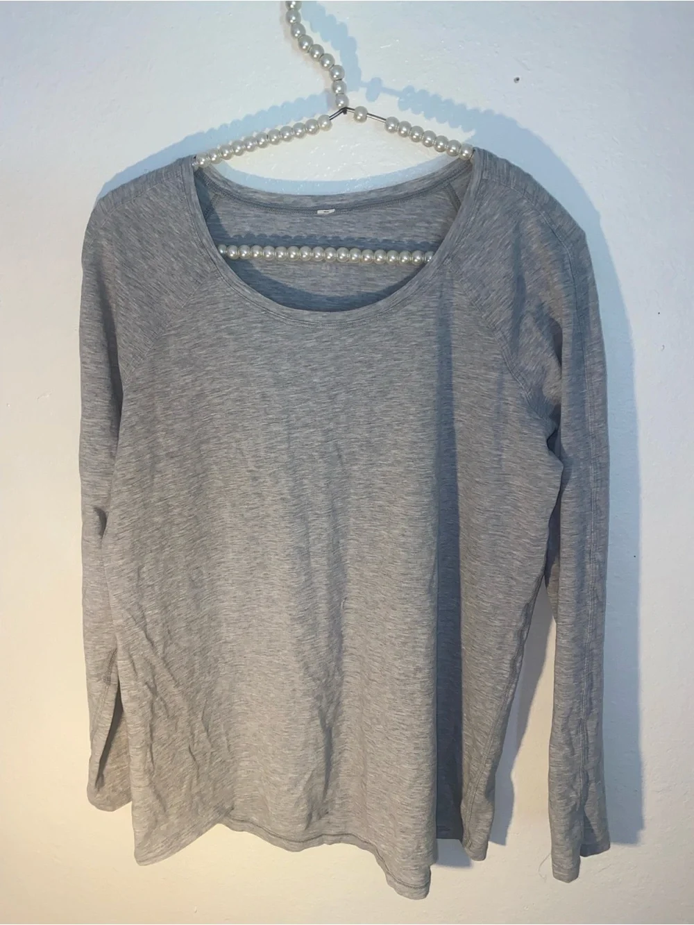 Lululemon Long Sleeve T-Shirt S Light Gray Soft & Stretchy Knit Athleisure